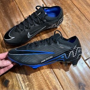 Nike soccer cleats size 6 men’s
